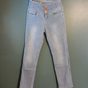 No Boundaries High Rise Sculpting Skinny Crop Pants